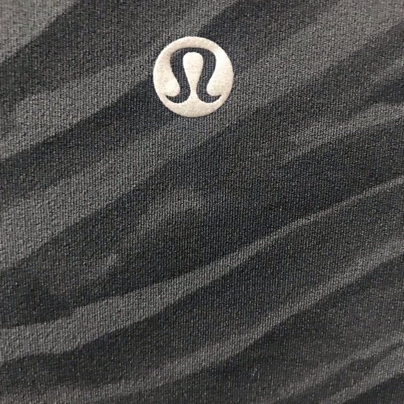 Lululemon" Nulu Cropped Slim Yoga Short Sleeve-Le Tigre Camo Deep Coal Multi - Picture 7 of 16